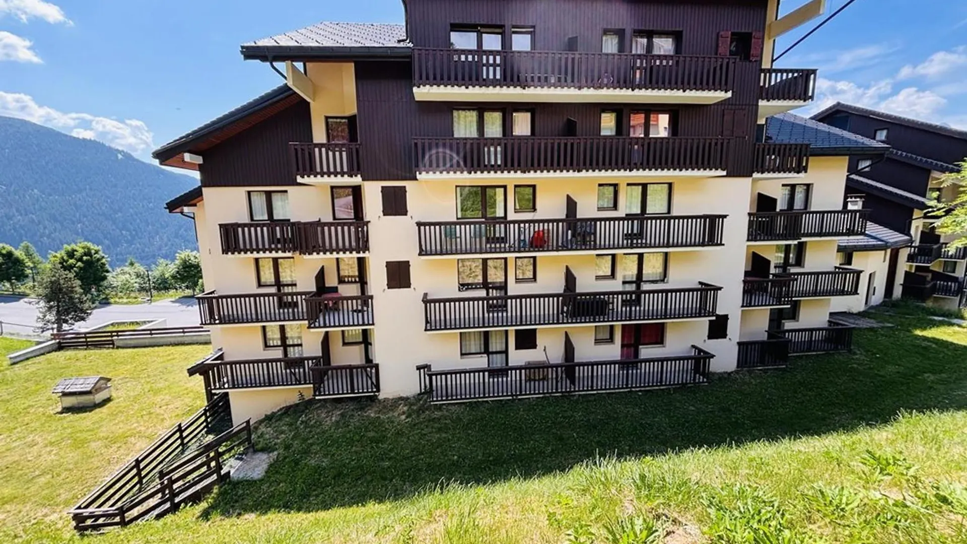 Appartement Pour 4 A Vallandry, Acces Direct Aux Pistes, Balcon, Animaux Admis - Fr-1-757-101